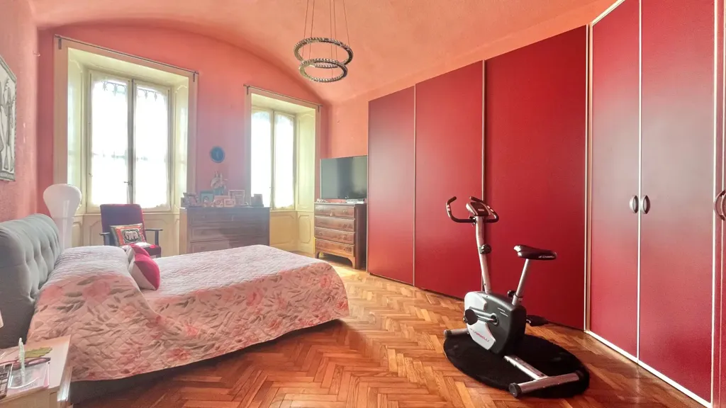 Bedrooms - Historic Villa with Private Garden in Intra
