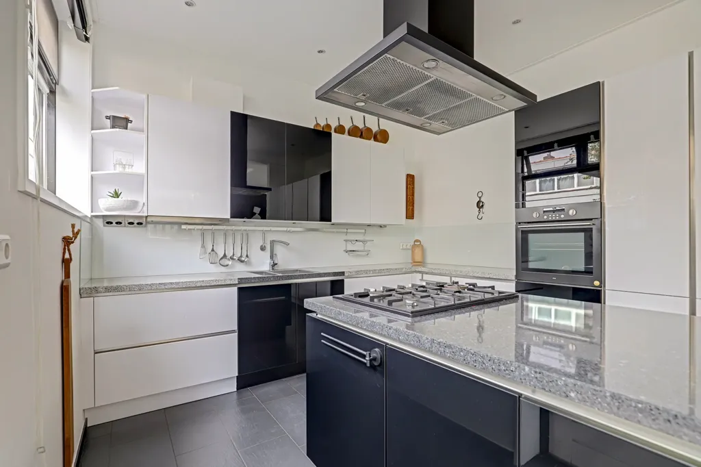 Cucina - Spacious Detached House with Balcony in Nieuwdorp