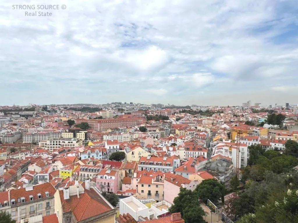 Luxury Apartments with River View in Graca, Lisbon