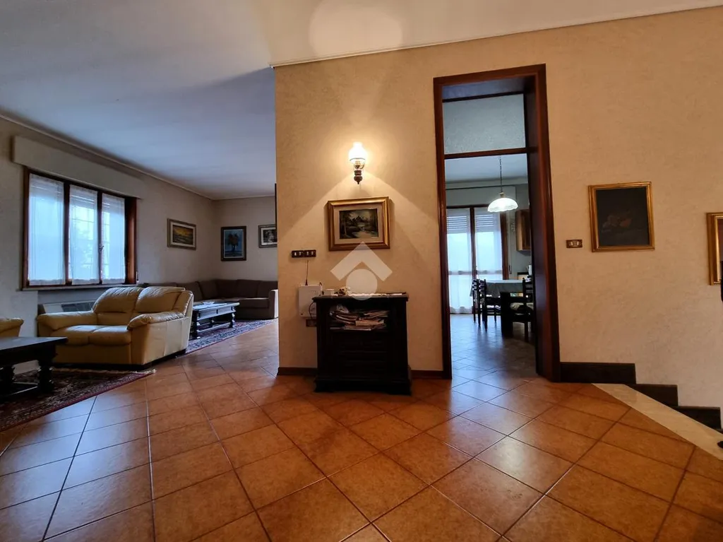 Séjour - Villa with Garden in Borgo Virgilio