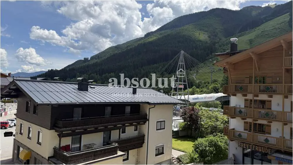 Rõdu - Zweitwohnsitz with Garage in Saalbach Centre
