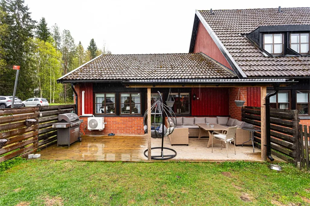 Terrass - Corner Flat with Modern Finish in Kopparberg